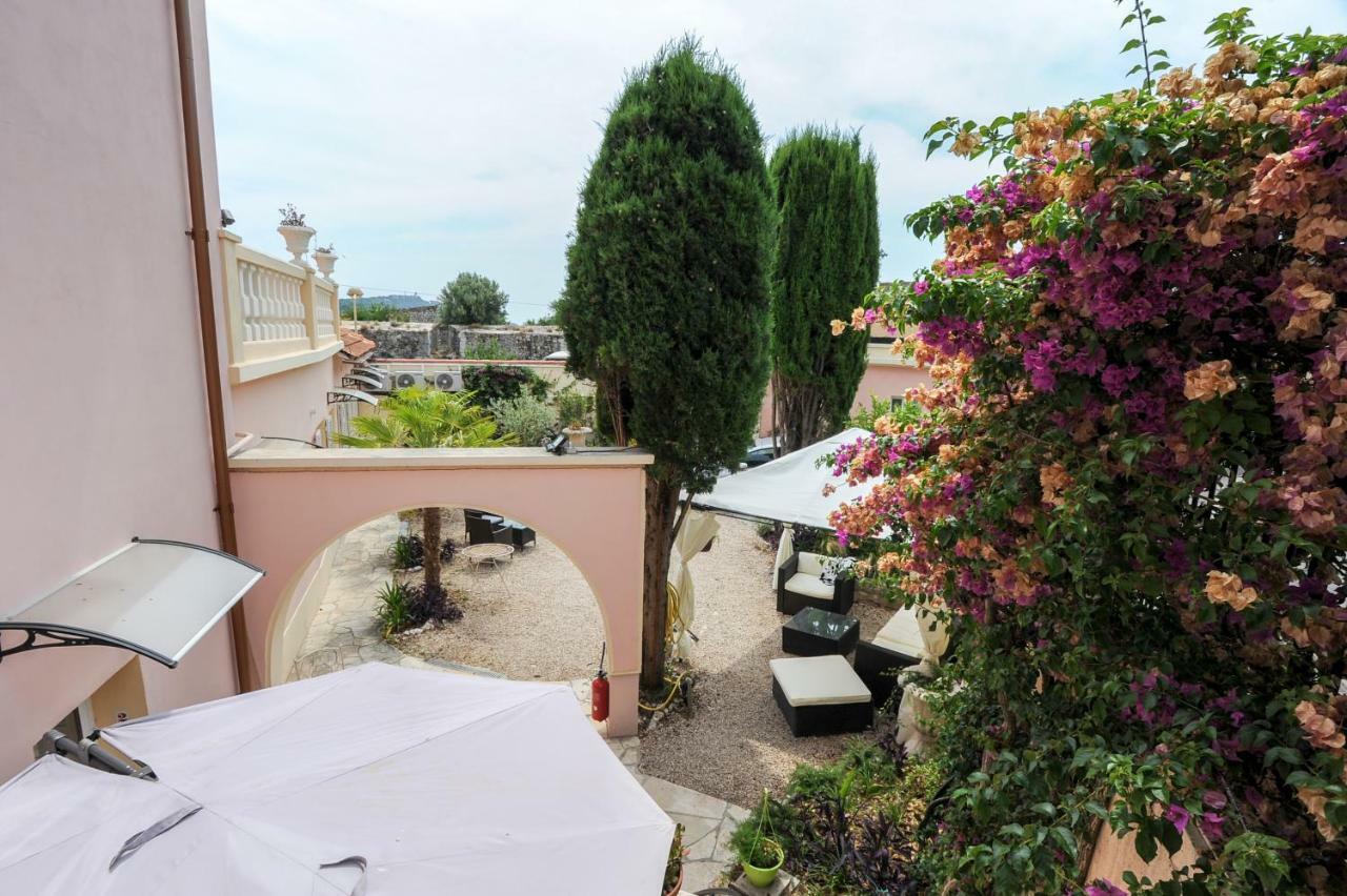 Le Vauban Hotel Villefranche-sur-Mer Exterior foto